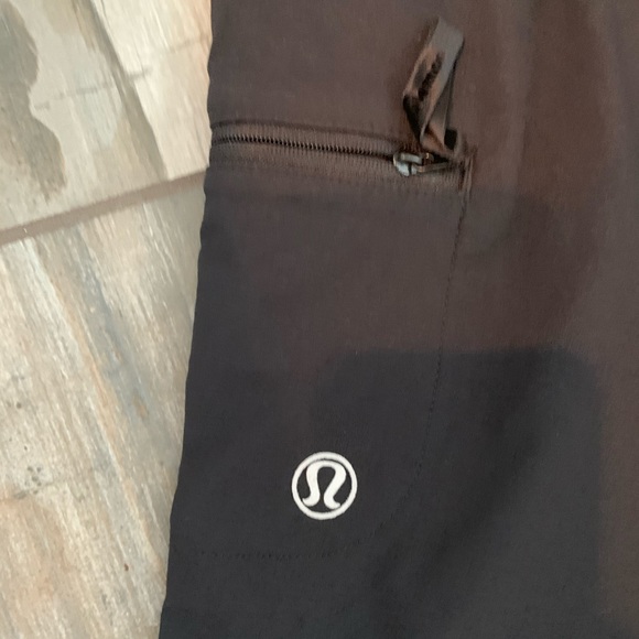 Black Bermuda Lululemon Shorts SZ 4 - Picture 3 of 6